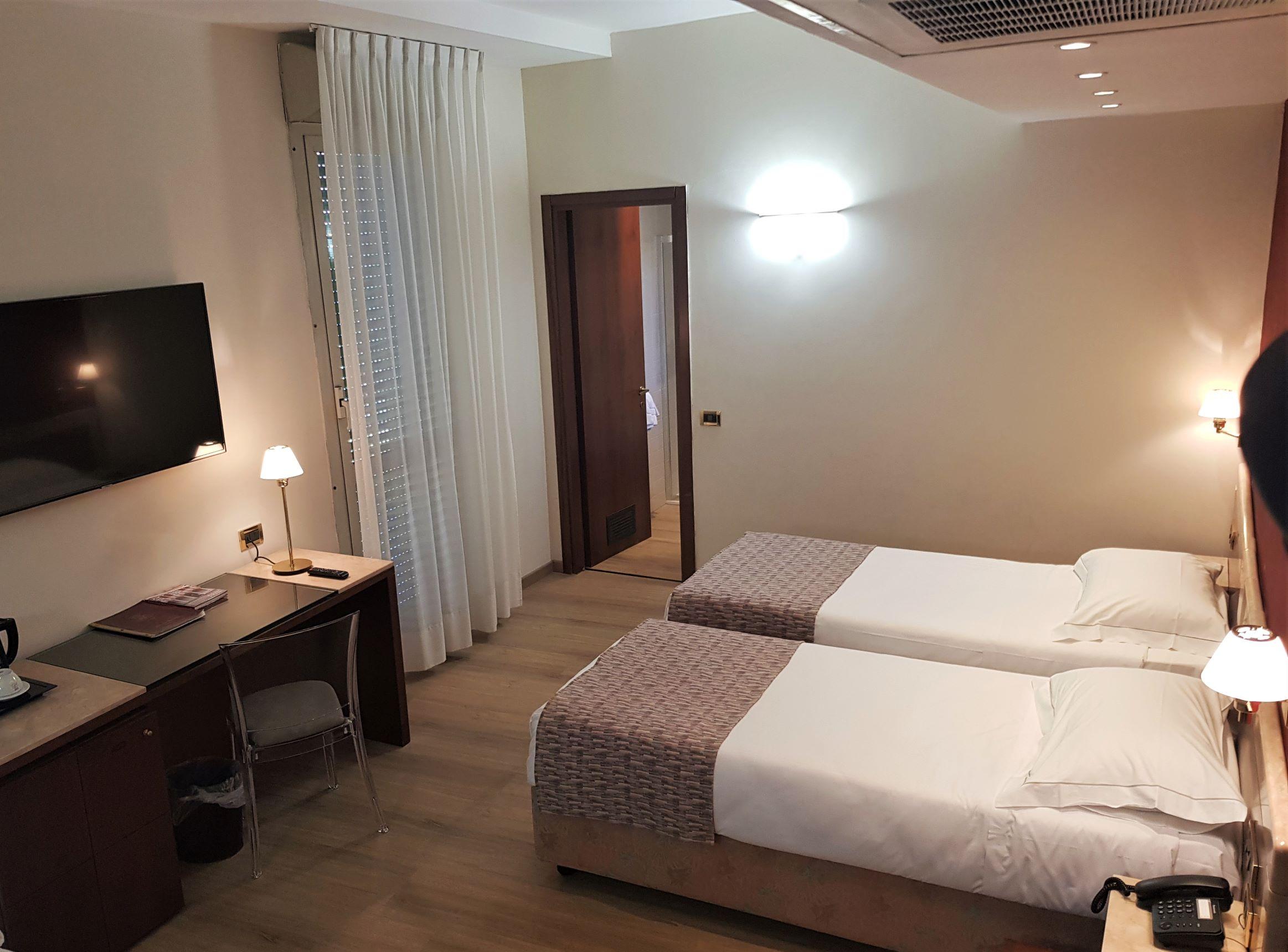 Astra Hotel Ferrara Eksteriør bilde