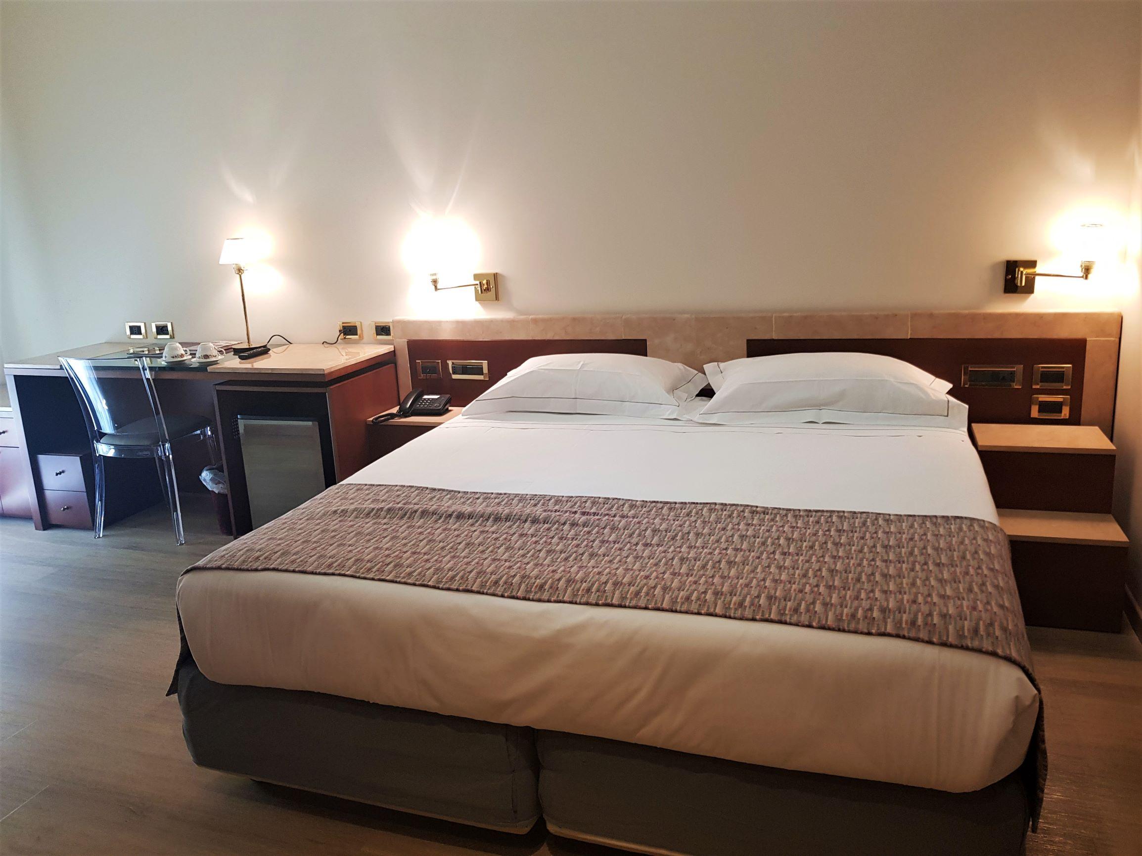 Astra Hotel Ferrara Eksteriør bilde