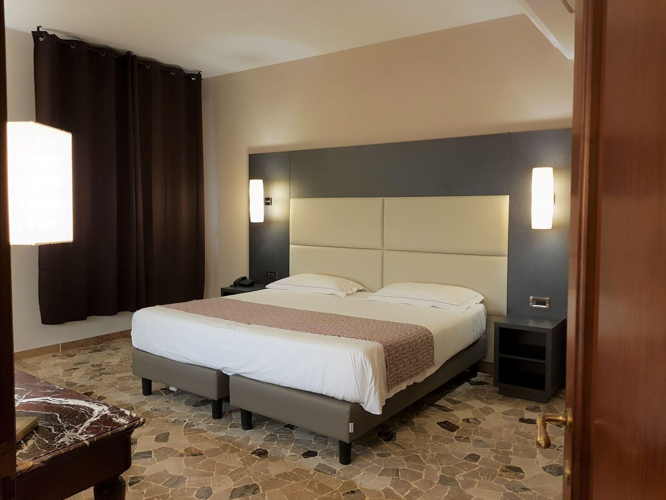 Astra Hotel Ferrara Eksteriør bilde