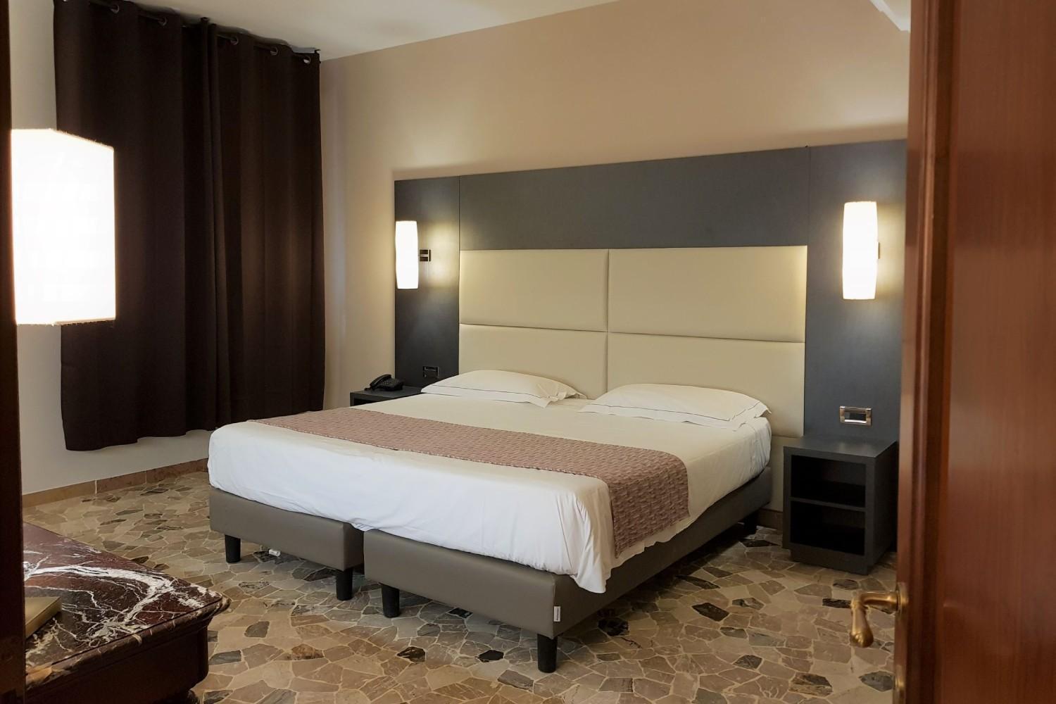 Astra Hotel Ferrara Eksteriør bilde